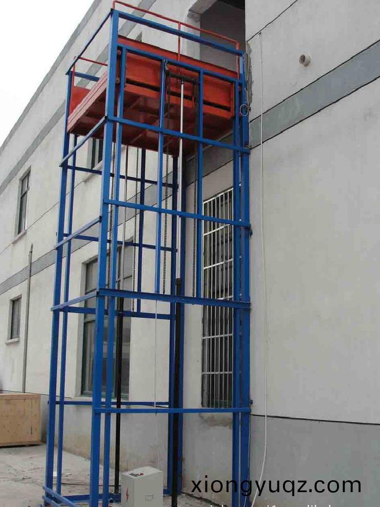 導軌(gui)式(shi)貨(huo)梯